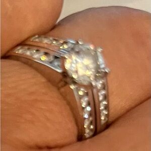 Beautiful 14k gold Diamond Ring SZ 6
